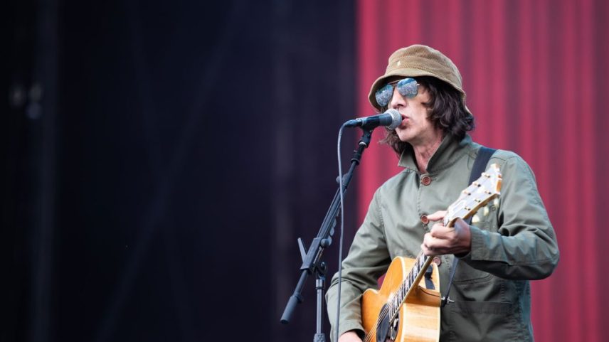 Richard Ashcroft teve uma resposta muito doce ao vídeo de um fã que precisou usar o Shazam para identificar 'Bitter Sweet Symphony' no show do Oasis. (Foto: Reprodução)