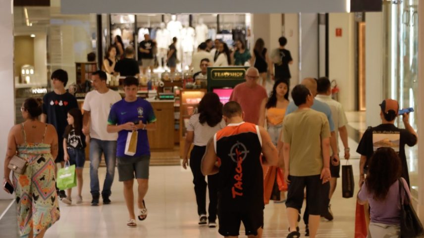 Centros e galerias comerciais e shopping centers são alguns dos segmentos que não terão feriado durante a Cúpula do Brics no Rio (Foto: Gabriel de Paiva/ Agência O Globo / Arquivo)