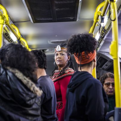 Zózima Trupe celebra 18 anos com espetáculo em homenagem a ativistas da diversidade