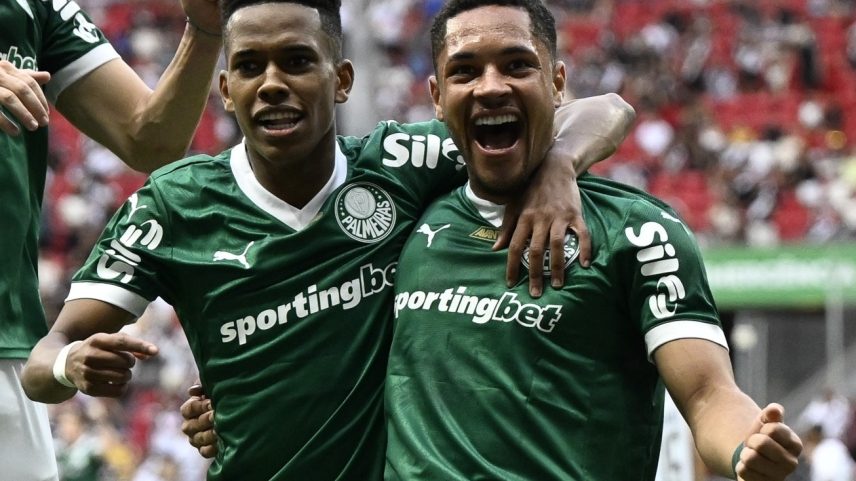 Estêvão e Vitor Roque são os dois jogadores do atual elenco com maior valor de mercado (Foto: Mateus Bonomi/AGIF)