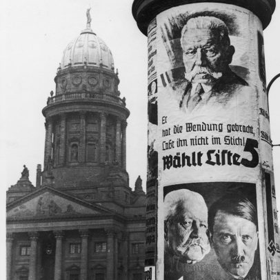Mundo enfrenta fragilidade das democracias em 'momento Weimar' atual