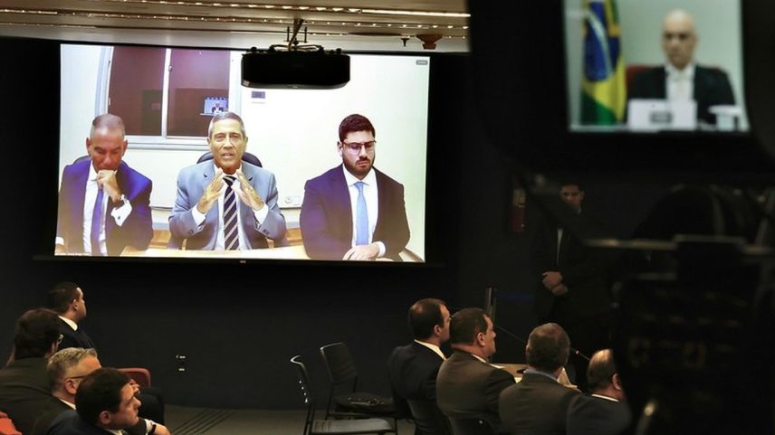 O ex-ministro Walter Braga Netto, acompanhado de advogados, durante interrogatório no STF (Foto: Fellipe Sampaio/STF)
