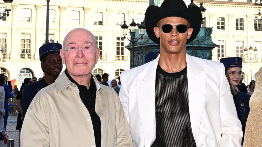 David Geffen e Donovan Michaels (à direita), no evento Vogue World, realizado em Paris em 23 de junho de 2024. (Foto: Kristy Sparow/Getty Images for Vogue)
