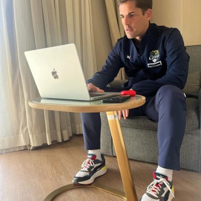 Robert Moreno doa metade do salário após goleada sofrida como técnico espanhol
