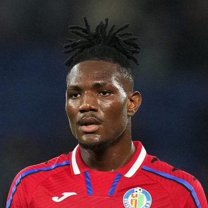 Leeds demonstra interesse em Christantus Uche e recusa proposta por Mateo Joseph