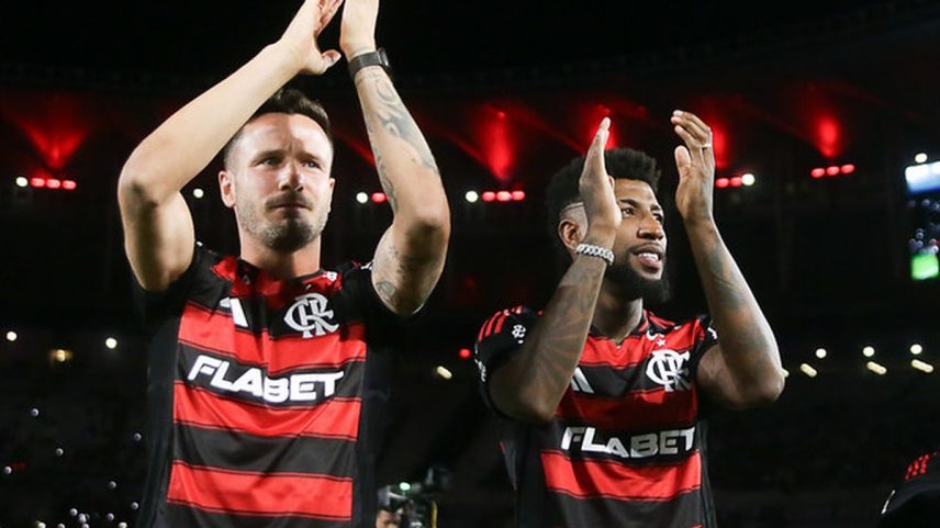 Saúl e Emerson Royal apresentados à torcida no Maracanã (Foto: Flamengo)