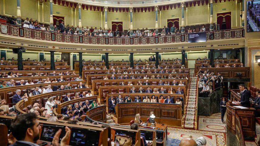 Comparecência do presidente do governo, Pedro Sánchez, no pleno extraordinário sobre a corrupção no Congresso dos Deputados no dia 9 de julho. (Foto: Álvaro García)