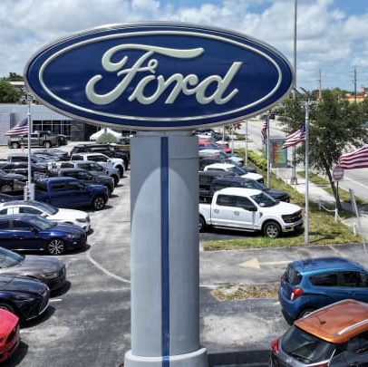 Vendas da Ford crescem 14% no segundo trimestre, superando previsões do setor