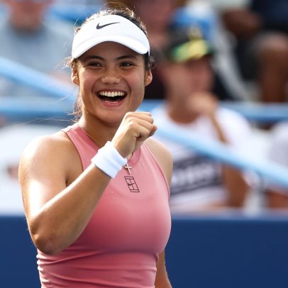 Raducanu vence Osaka e avança para as quartas de final do torneio