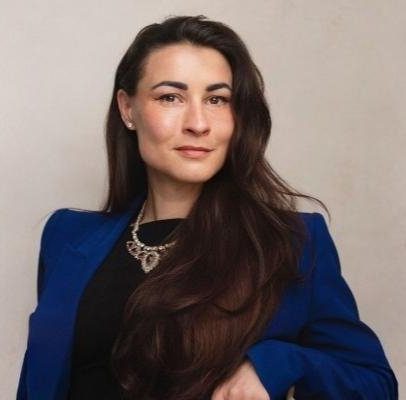 Ex-bancária transforma fracasso em sucesso e funda empresa milionária de eventos de luxo
