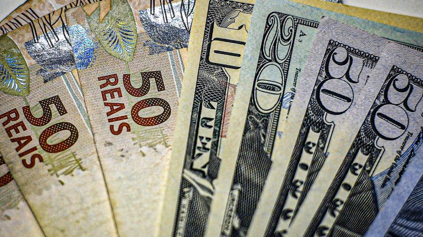 Julho registra menor desempenho do Ibovespa e dólar cai no menor nível desde 2016 (Foto: Ricardo Moraes/Reuters)