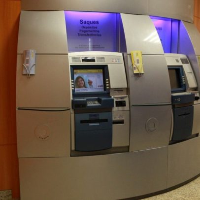 Crédito em queda e inadimplência alta preocupam instituições financeiras no Brasil