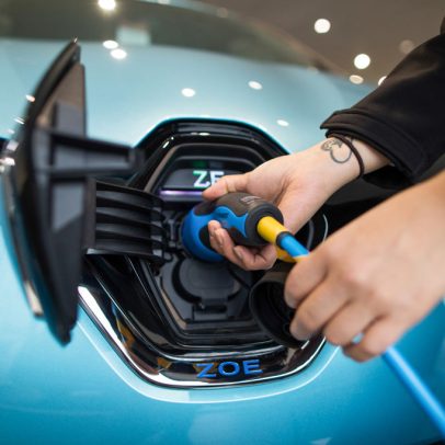 Reino Unido anuncia nova estratégia para aumentar vendas de veículos elétricos