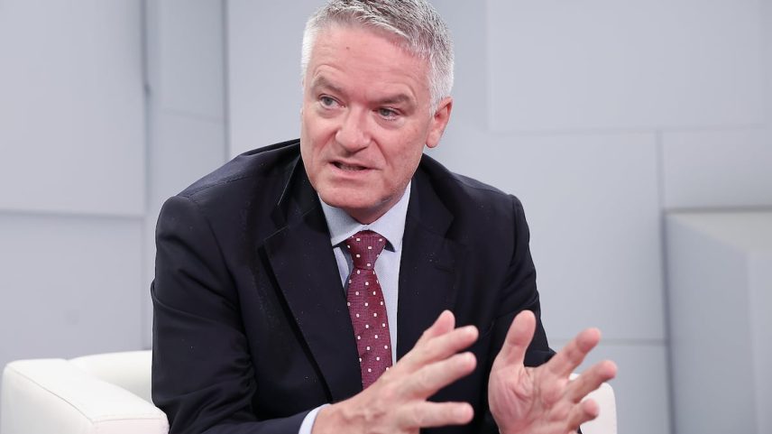 Mathias Cormann, Secretário-Geral da OCDE, durante sua entrevista ao EL PAÍS, em 1º de julho de 2025, em Sevilha, durante a 4ª Conferência da ONU sobre Financiamento para o Desenvolvimento. (Foto: Alejandro Ruesga)