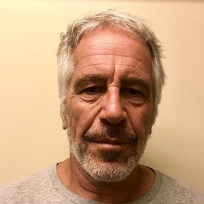 Atriz de X-Men é associada a viagem à ilha de Jeffrey Epstein, revela marido