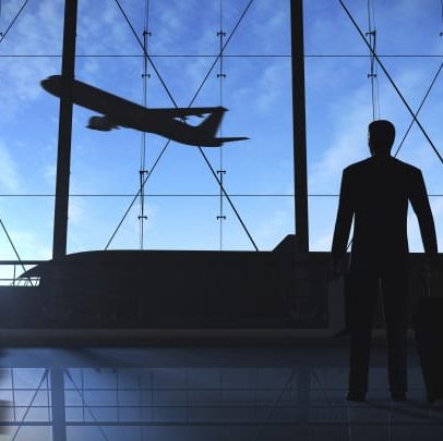Empresas adotam cautela e reduzem gastos com viagens corporativas diante da incerteza