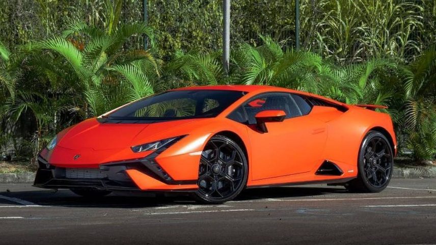 A Lamborghini laranja foi apreendida na Operação Falsas Promessas, da Polícia Civil da Bahia (Foto: Divulgação)