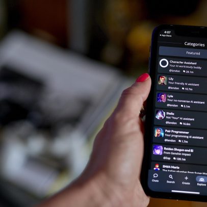 Novo CEO da Character.AI apresenta plano para proteger crianças de chatbots