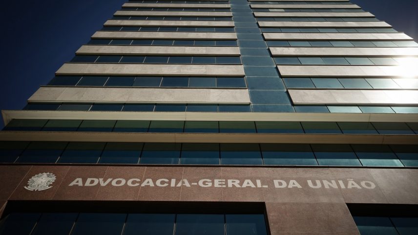 Prédio da Advocacia Geral da União (AGU) em Brasília — Foto: Pablo Jacob / Agência O Globo/26-08-2020