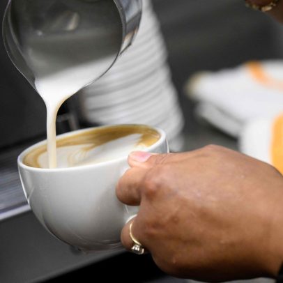 Trump impõe sobretaxa que encarece café da manhã dos americanos com produtos brasileiros