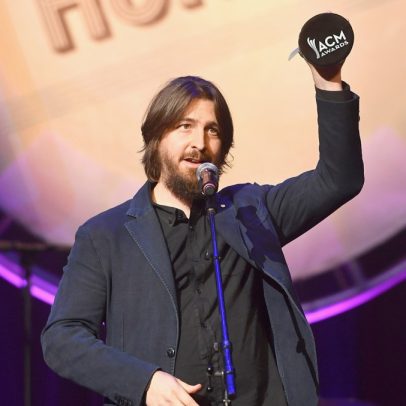ACM Honors 2025 celebra vencedores como Dave Cobb e Jenee Fleenor com lista completa