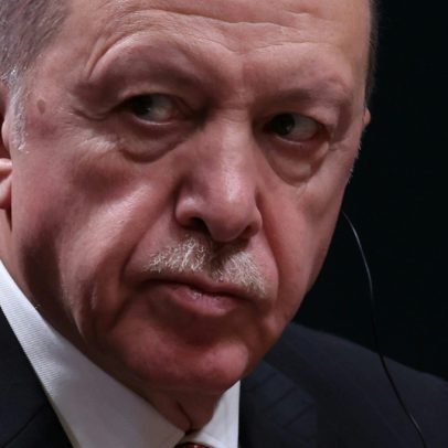 Três prefeitos da oposição são detidos em ação do governo turco de Erdogan