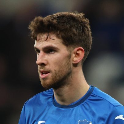 Leeds fecha acordo para contratar o meio-campista Anton Stach do Hoffenheim