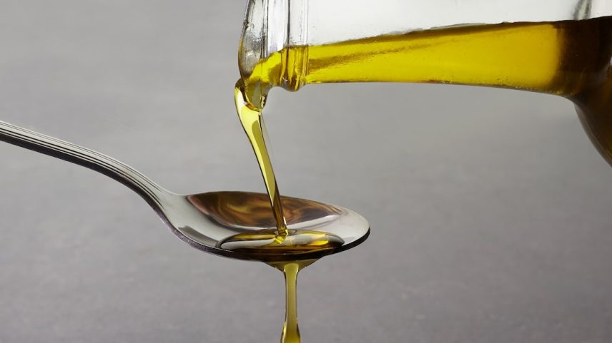 Azeite está entre os alimentos mais adulterados no mundo (Foto: vetre/Adobe Stock)