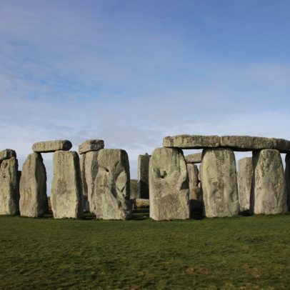 Humanos moveram pedras de Stonehenge, revela novo estudo sobre monumento histórico