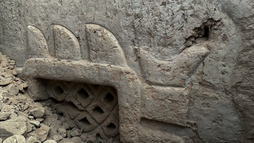 Mural pré-hispânico descoberto no sítio arqueológico Huaca Yolanda, na região La Libertad, no Peru (Foto: AFP/Pontifícia Universidade Católica do Peru)
