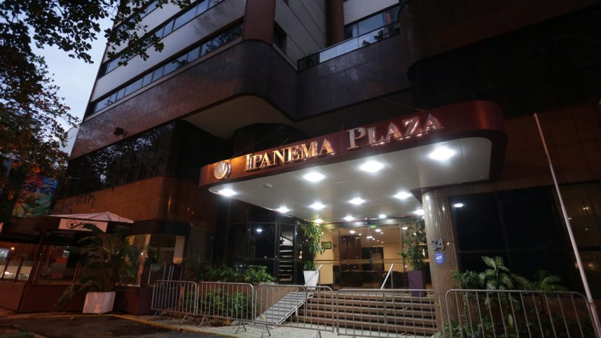 Fachada do antigo hotel Ipanema Plaza, numa das esquinas mais valorizadas do bairro — Foto: Márcio Alves
