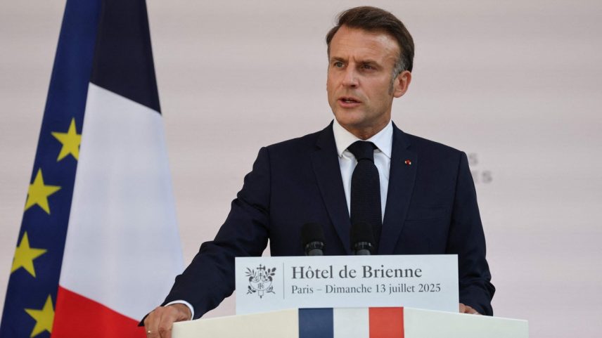 O presidente da França, Emmanuel Macron, criticou acordo feito entre EUA e UE e disse que negociações devem continuar (Foto: Ludovic MARIN / AFP)