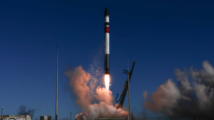 Um foguete Electron lança a missão Baby Come Back da Nova Zelândia em 17 de julho de 2023. (Foto: Rocket Lab)