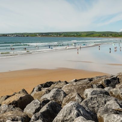 Irlanda oferece até R$ 539 mil para quem viver 10 anos em ilha remota
