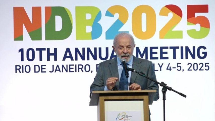 O presidente Lula discursa na abertura do 10º encontro de governadores do Novo Banco de Desenvolvimento dos Brics (Foto: Reprodução)