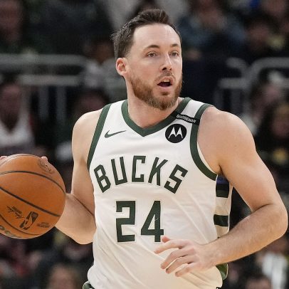 Bucks negociam Pat Connaughton com os Hornets em nova troca na NBA