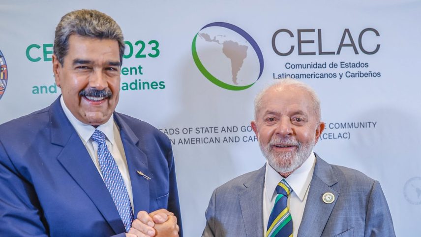 Maduro e Lula se cumprimentam em reunião bilateral na Celac, em março de 2024: relação estremecida e dívida bilionária com o Brasil (Foto: Ricardo Stuckert/Presidência da República)