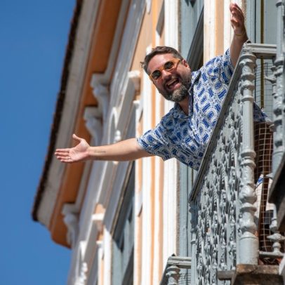 Raphael Vidal é homenageado com medalha Pedro Ernesto por sua contribuição cultural