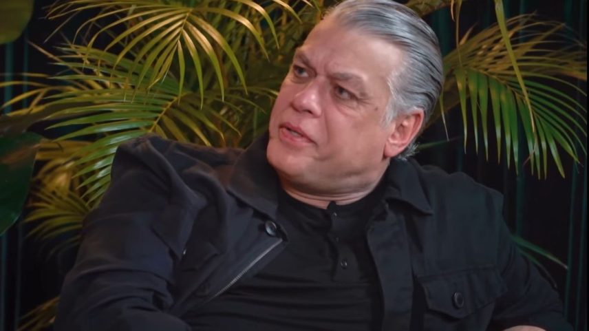 Fábio Assunção ficou constrangido e evitou detalhar sua primeira experiência sexual, que chamou de “não muito bonita” — Foto: Reprodução/YouTube