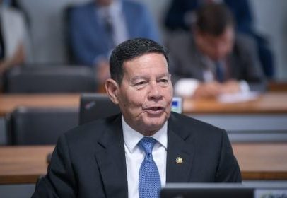 Eduardo Bolsonaro critica Mourão durante visita aos Estados Unidos
