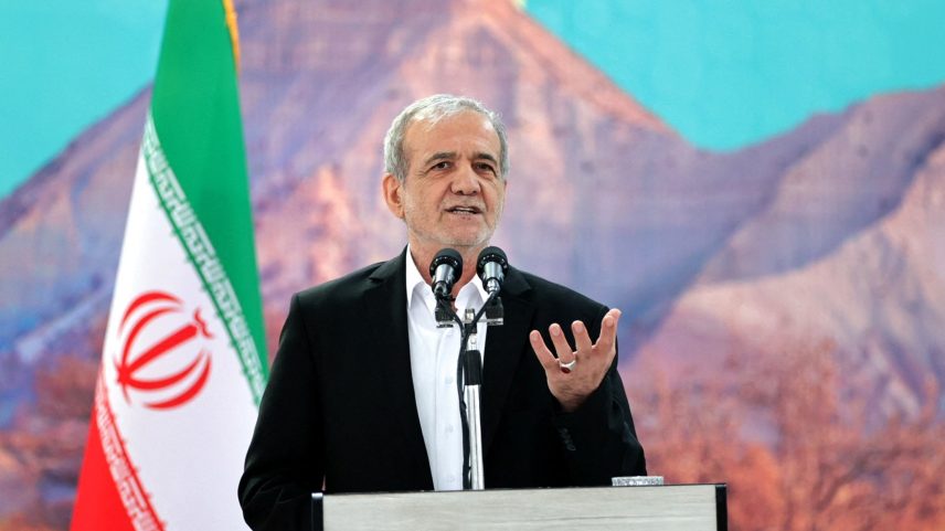Presidente do Irã, Masoud Pezeshkian, durante audiência em Ilam, no Irã (Foto: Site da Presidência do Irã/Wana - West Asia News Agency)