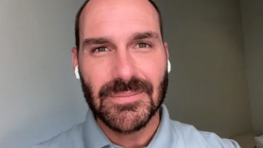 Eduardo Bolsonaro (PL-SP), em entrevista para rádio Auriverde (Foto: Reprodução/YouTube)