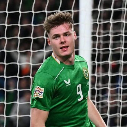 Roma busca fechar acordo para contratar Evan Ferguson, do Brighton, por empréstimo