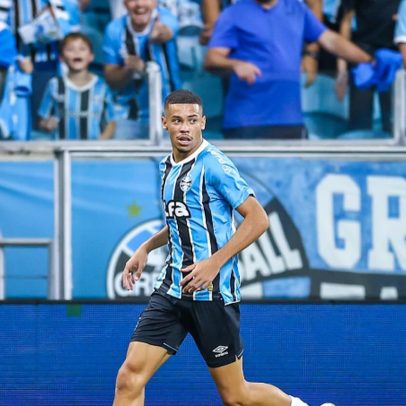 Grêmio pode negociar jovem por até R$ 390 milhões com o Southampton