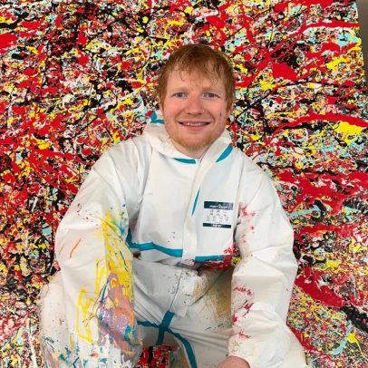 Ed Sheeran vende gravuras de suas pinturas inspiradas em Jackson Pollock por R$ 1.200