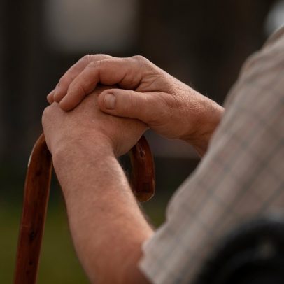 Planos de saúde registram aumento de idosos e queda no número de crianças