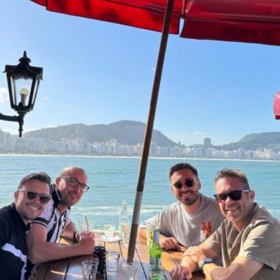 Davide Ancelotti curte folga na praia de Copacabana após vitória no Botafogo