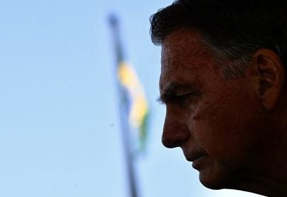 Asilo político para Bolsonaro se torna cada vez mais improvável, mas ainda é uma opção