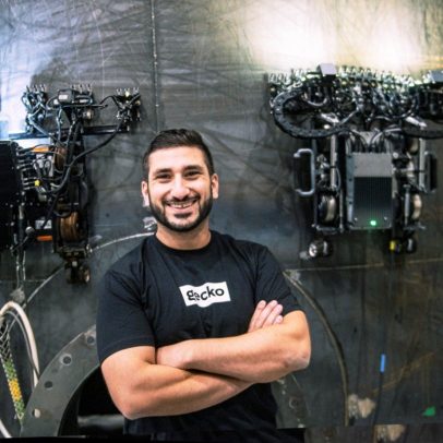 Homem cria startup bilionária após trabalhar 100 horas por semana