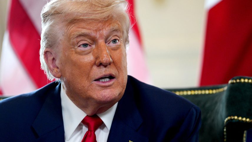 Trump se aproxima do fim do prazo para acordos comerciais e tarifas mais altas entram em vigor (Foto: Reprodução)